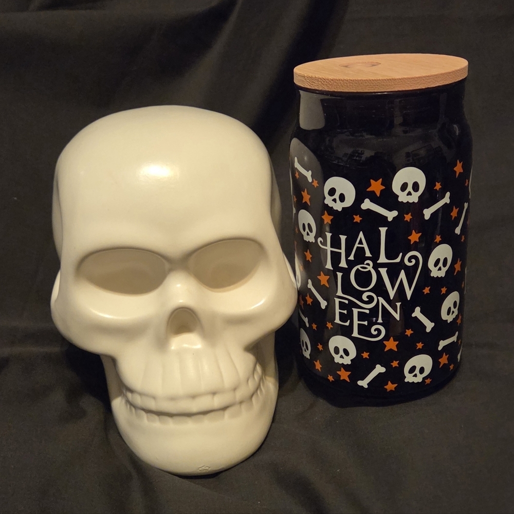 White Ceramic Skull 5x5.5x4" & Halloween Black Skull Bone Drinking Cup